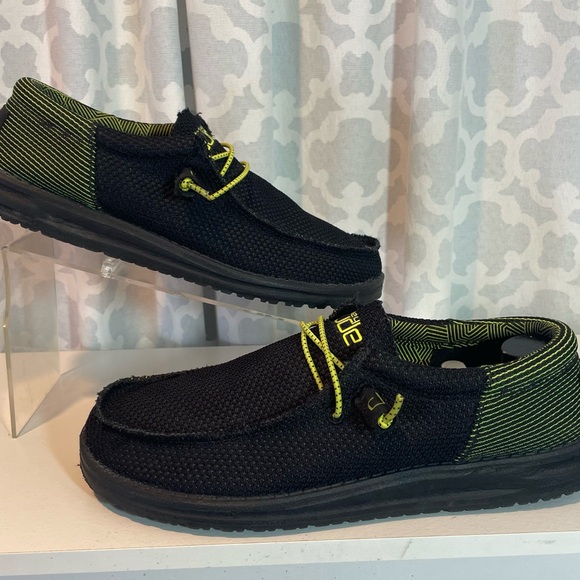 Hey Dude Wally Funk Electric Black Volt Casual Men's Shoes Sz 9 - Picture 1 of 10